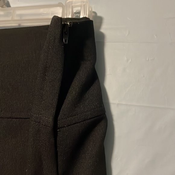 Black skirt - Picture 2 of 3